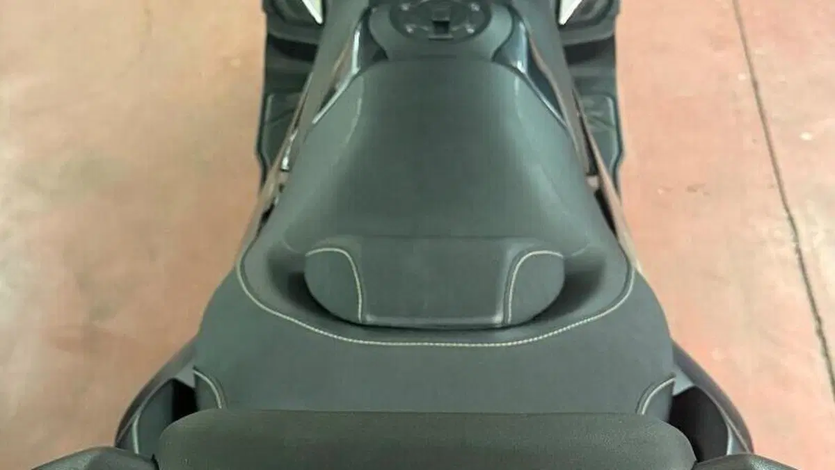 Yamaha T-Max 560 (2022 - 24)  (13)