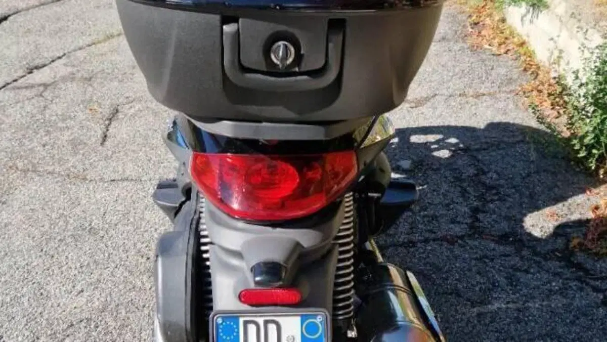 Piaggio Beverly Cruiser 500  (7)