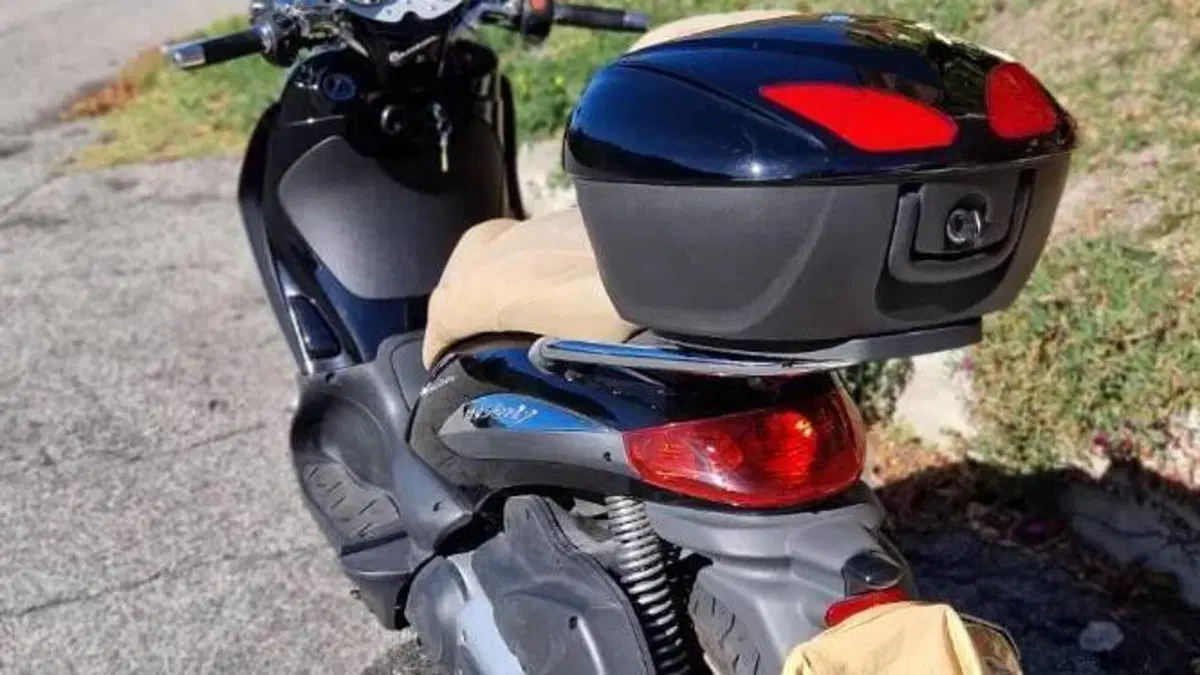 Piaggio Beverly Cruiser 500  (8)