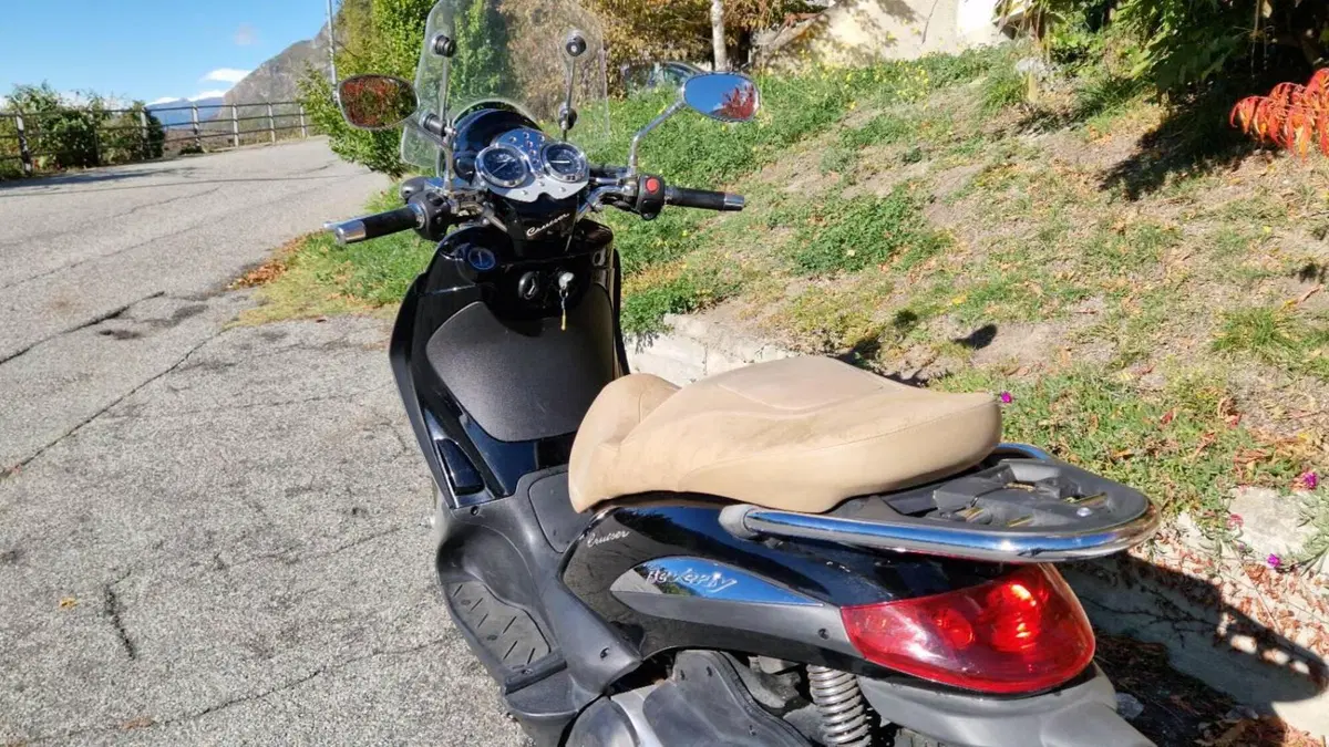 Piaggio Beverly Cruiser 500  (10)