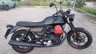 Moto Guzzi V7 III Stone (2017 - 20) usata