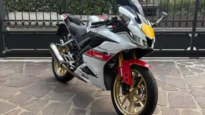 Yamaha YZF R125 (2023 - 26)  (6)