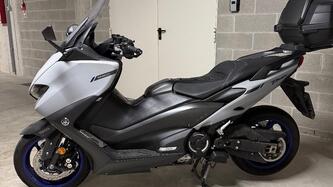 Yamaha T-Max 560 Tech Max (2021) usata