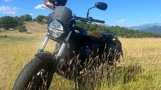 Moto Guzzi V9 Bobber (2021 - 25) usata
