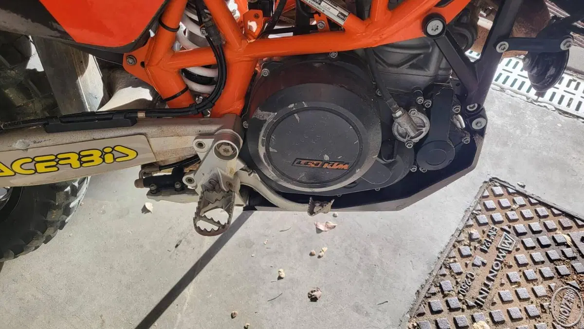 KTM 690 Enduro R (2012 - 17)  (6)