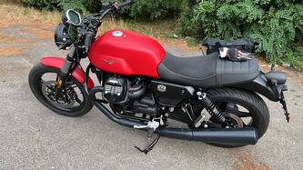 Moto Guzzi V7 Stone (2021 - 24) usata