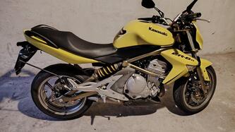 Kawasaki ER-6N (2006 - 09) usata