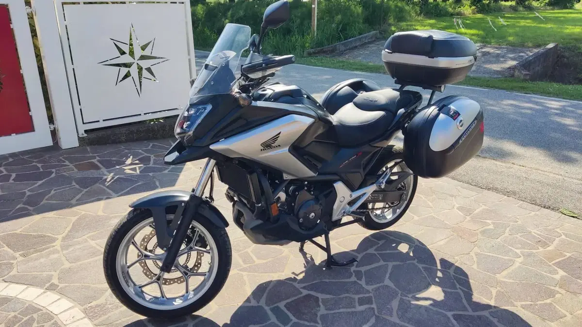 Honda NC 750 X DCT ABS Travel Edition (2016 -17)  (2)