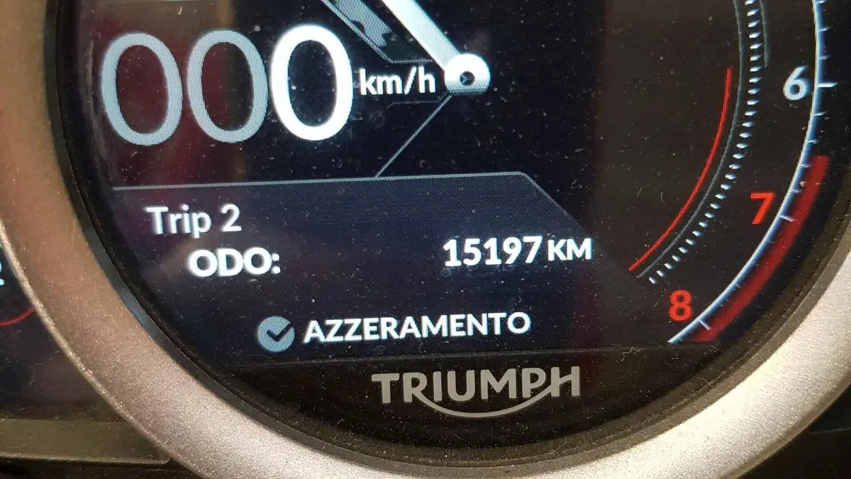 Triumph Rocket 3 R (2019 - 20)  (6)