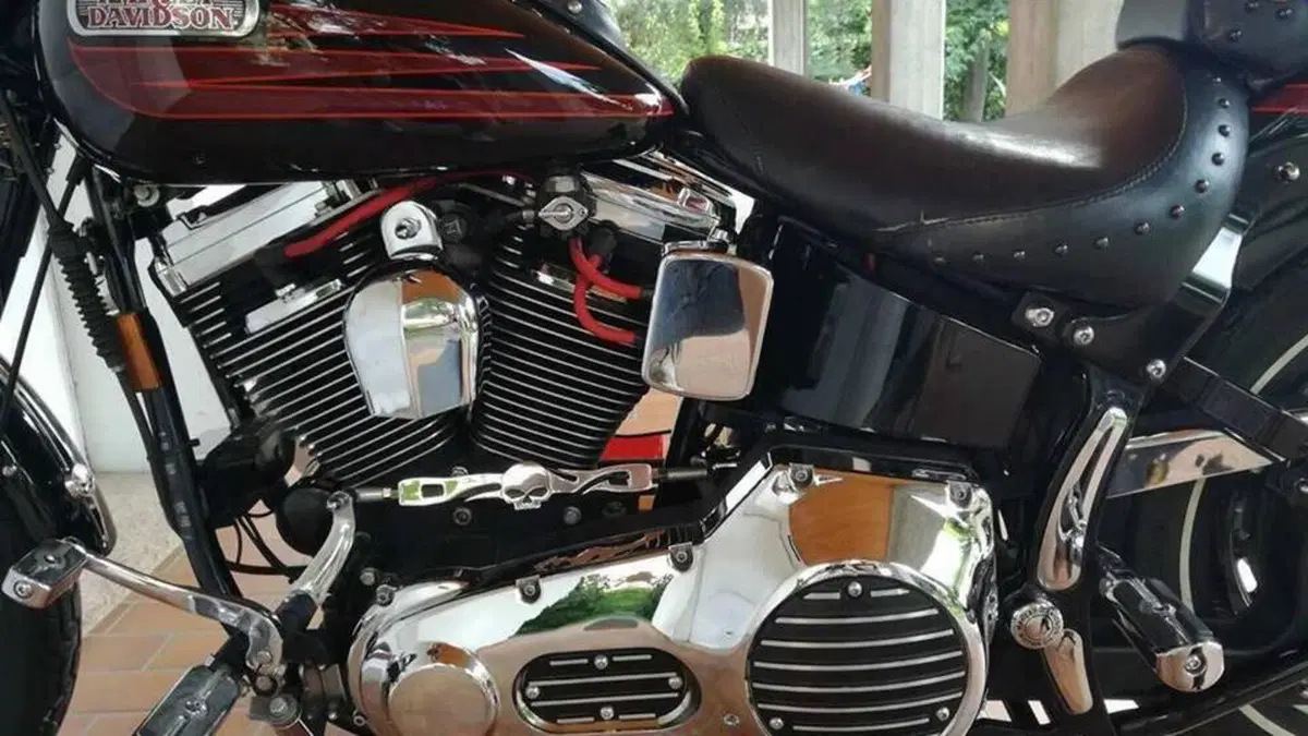 Harley-Davidson   (2)