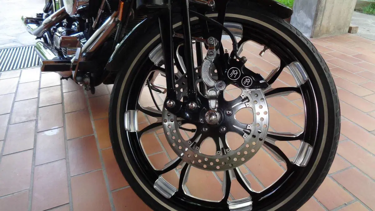 Harley-Davidson   (3)