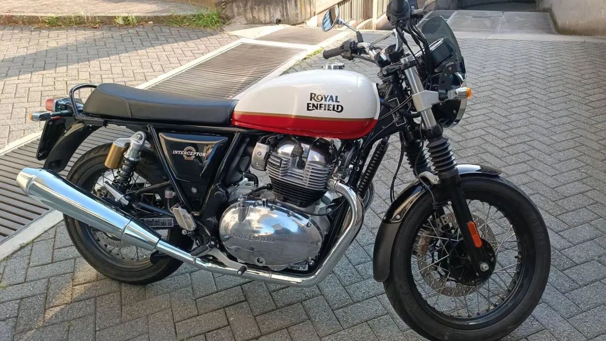 Royal Enfield Interceptor 650 (2021 - 26)  (2)