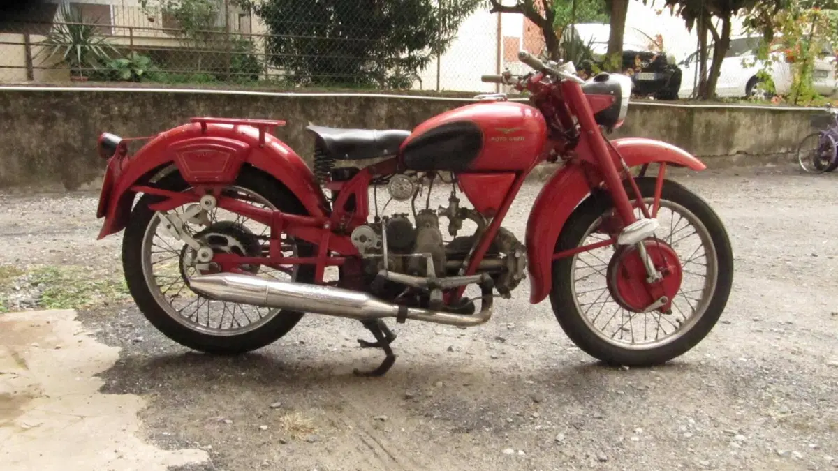 Moto Guzzi   (2)