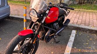 Moto Guzzi V7 Stone (2021 - 24) usata