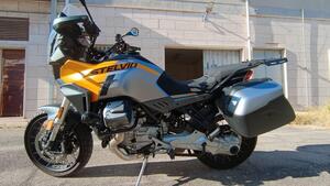 Moto Guzzi Stelvio (2024 - 25)
