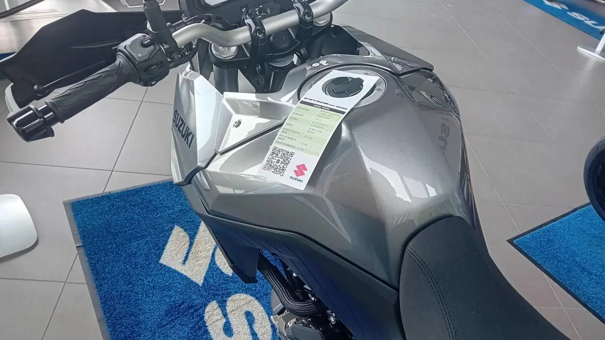 Suzuki V-Strom 800SE (2025 - 26)  (8)