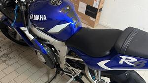 Yamaha YZF R6 (2001 - 02) 