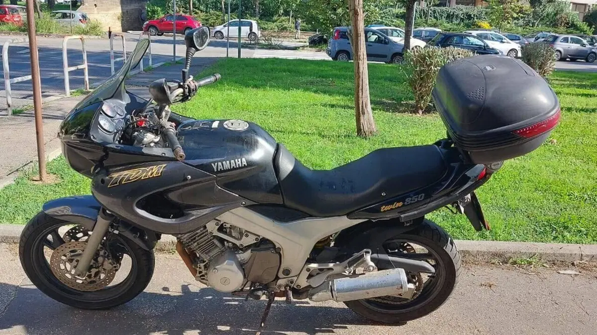Yamaha TDM 850 (1996 - 01)  (2)