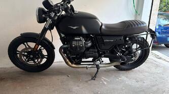 Moto Guzzi V7 III Stone (2017 - 20)