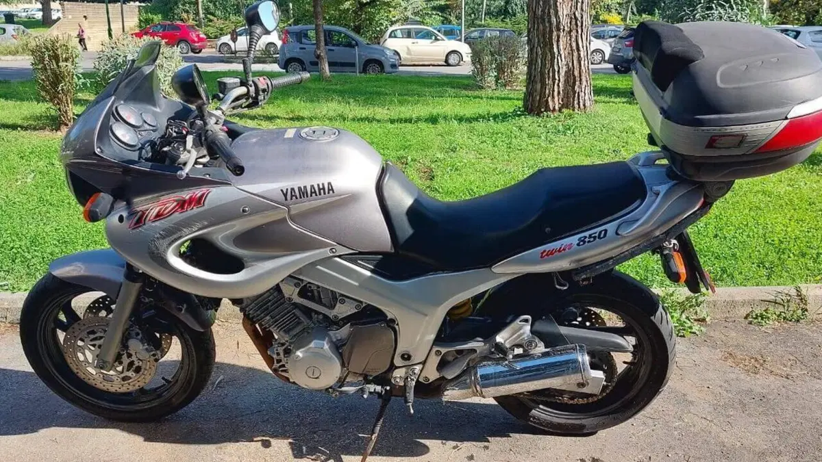 Yamaha TDM 850 (1996 - 01)  (2)