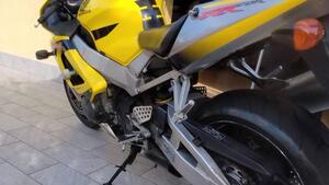 Honda CBR 900 RR Fireblade (2000 - 01) 