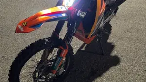 KTM 690 Enduro R (2009 - 11)  (2)