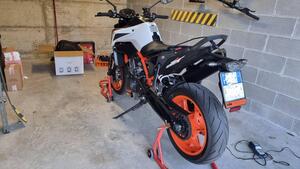 KTM 890 Duke R (2021) 