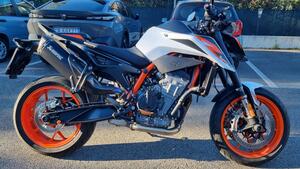 KTM 890 Duke R (2021) 