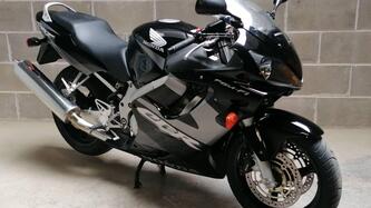 Honda CBR 600 F4 i epoca