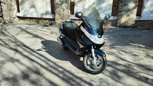 Piaggio X8 200 