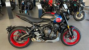 Triumph Trident 660 Triple Tribute Edition (2025) 