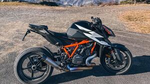 KTM 1290 Super Duke R (2020) 