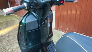 Vespa GTS 300 Super Racing Sixties Hpe (2021 - 22)  (4)
