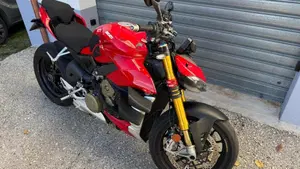 Ducati Streetfighter V4 1100 S (2021 - 22)  (2)