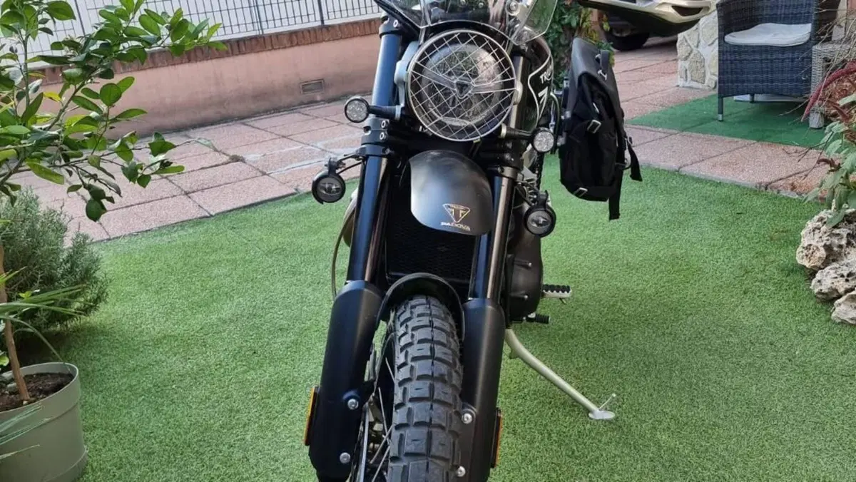 Triumph Scrambler 1200 XE Bond Edition (2020)  (4)