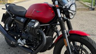 Moto Guzzi V7 Stone (2021 - 24)