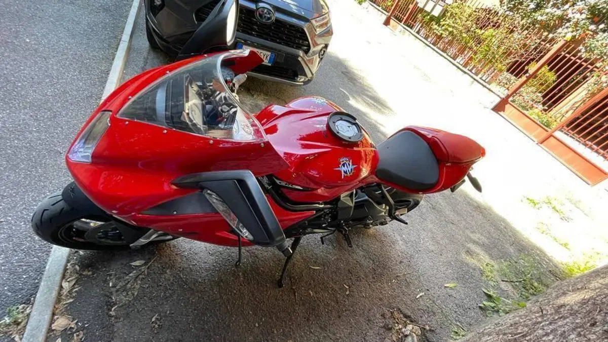 MV Agusta F3 800 Rosso (2021 - 23)  (2)