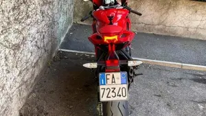 MV Agusta F3 800 Rosso (2021 - 23)  (5)