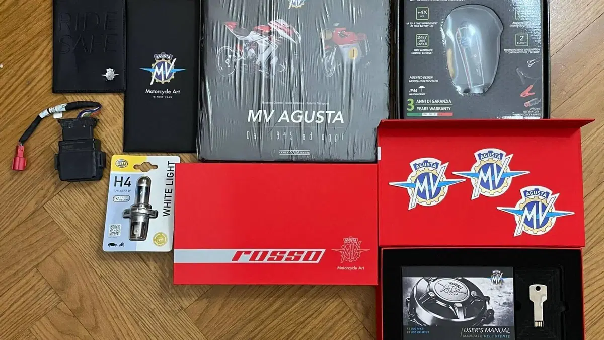 MV Agusta F3 800 Rosso (2021 - 23)  (6)
