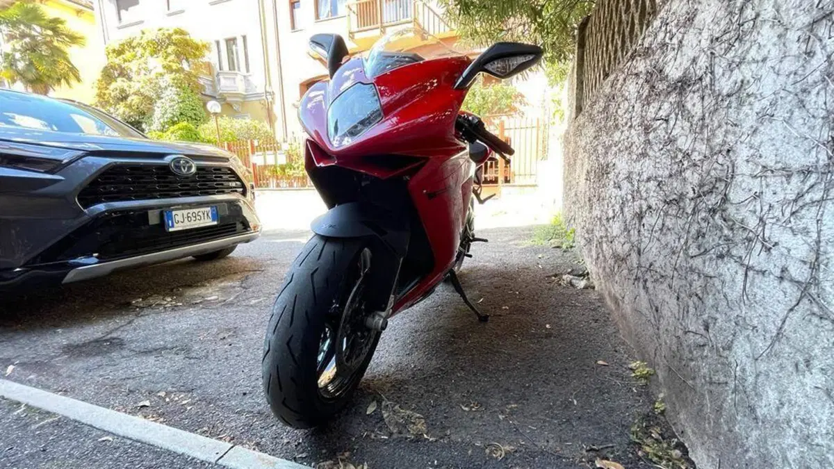 MV Agusta F3 800 Rosso (2021 - 23)  (7)