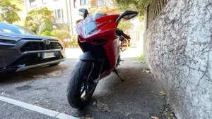 MV Agusta F3 800 Rosso (2021 - 23)  (7)