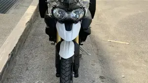 Triumph Tiger 800 XR (2015 - 17)  (2)