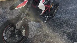 Ducati Hypermotard 821 SP (2013 - 15)  (3)
