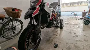 Ducati Hypermotard 821 SP (2013 - 15)  (4)