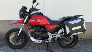Moto Guzzi V85 TT Travel (2020) 