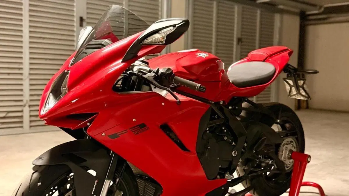 MV Agusta F3 800 Rosso (2021 - 23)  (2)