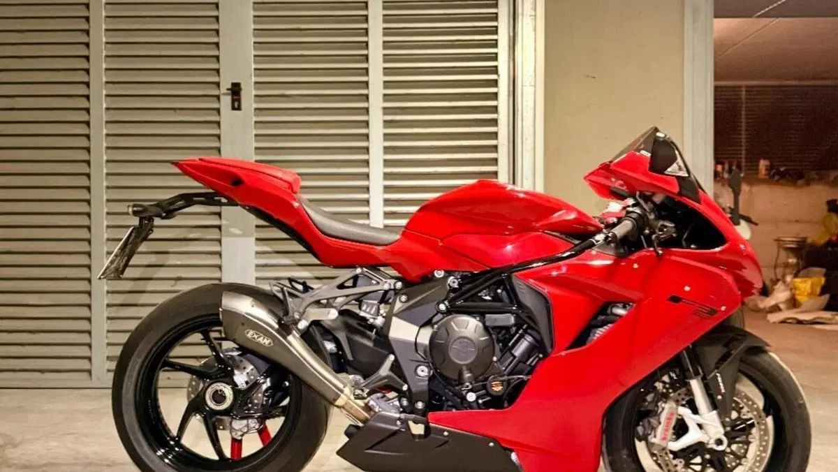 MV Agusta F3 800 Rosso (2021 - 23)  (7)