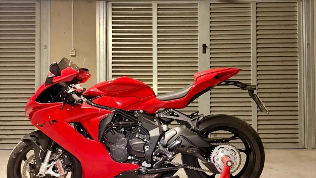 MV Agusta F3 800 Rosso (2021 - 23)  (8)