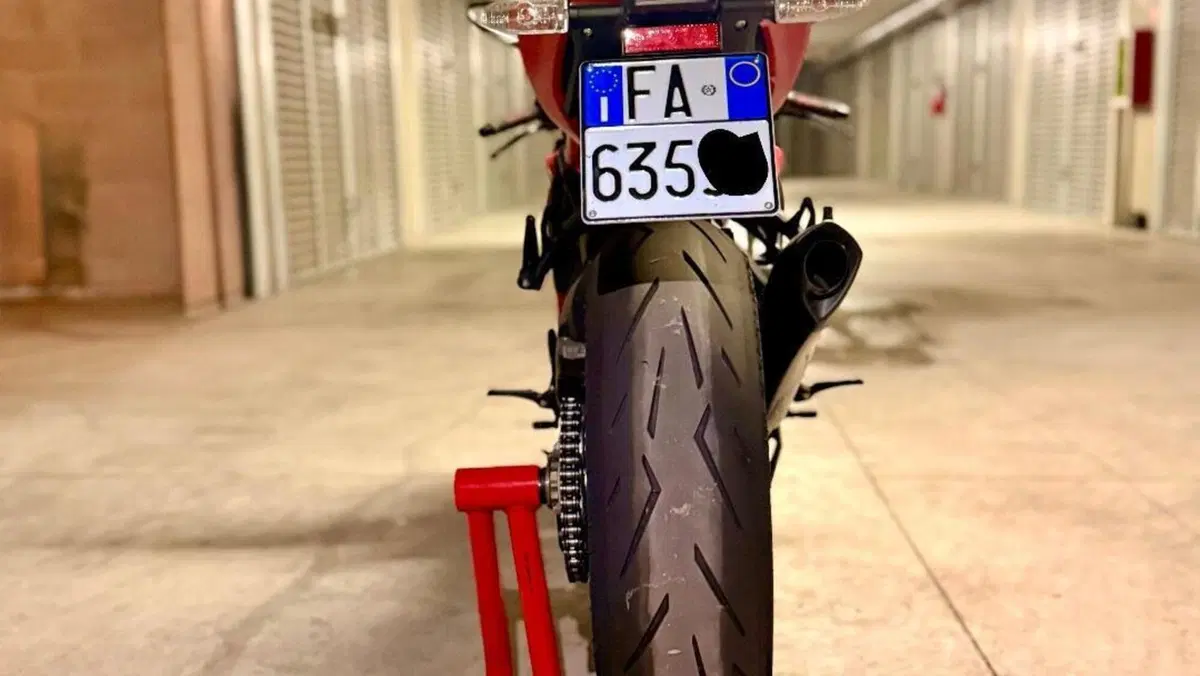 MV Agusta F3 800 Rosso (2021 - 23)  (9)