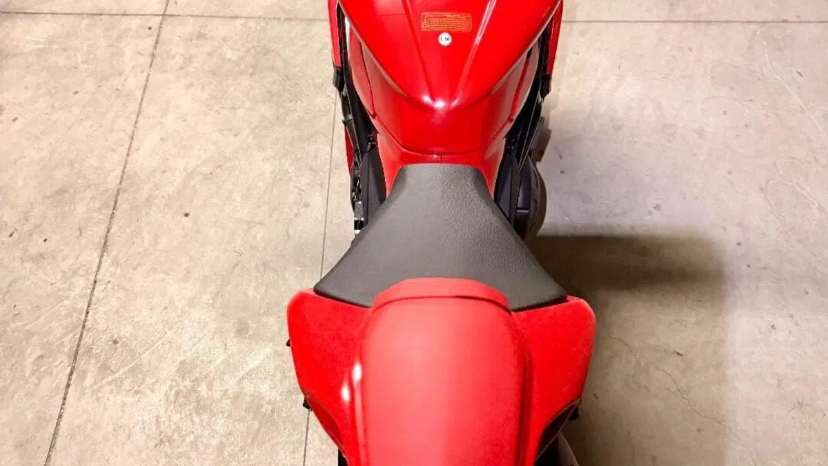 MV Agusta F3 800 Rosso (2021 - 23)  (10)